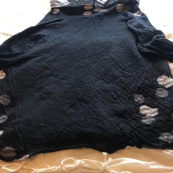 Crea concept black cream and tan cowl top. 22” from neck seam to bottom - Picture 7 of 14